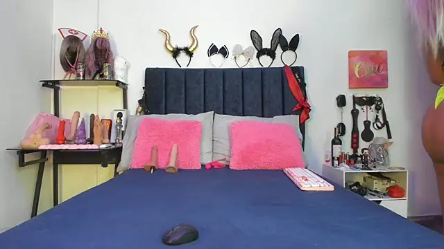 Snapshot of emmily_giraldo chatting on November 20, 2025, 12:50 pm emmily giraldo online show from November 20, 2025, 12:50 pm