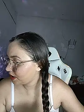 dani123unica online show from October 28, 2025, 4:17 pm