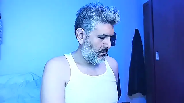 Snapshot of BushBator chatting on November 23, 2025, 7:51 am BushBator online show from November 23, 2025, 7:51 am