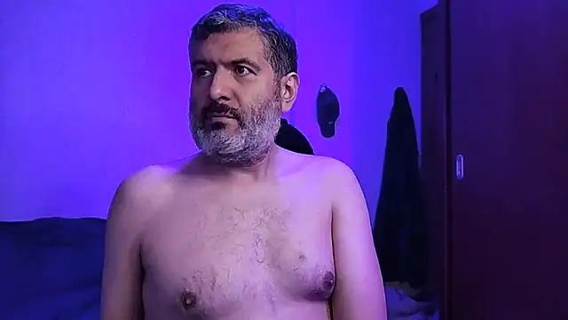 Snapshot of BushBator chatting on November 25, 2025, 6:03 am BushBator online show from November 25, 2025, 6:03 am