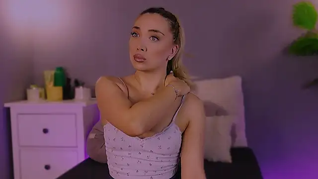 Snapshot of Jessielle chatting on December 4, 2025, 4:22 am Jessielle online show from December 4, 2025, 4:22 am