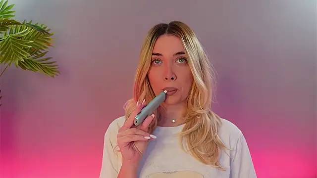 Snapshot of Jessielle chatting on January 18, 2026, 3:26 pm Jessielle online show from January 18, 2026, 3:26 pm