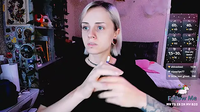 NaniMoore online show from November 23, 2025, 8:19 pm