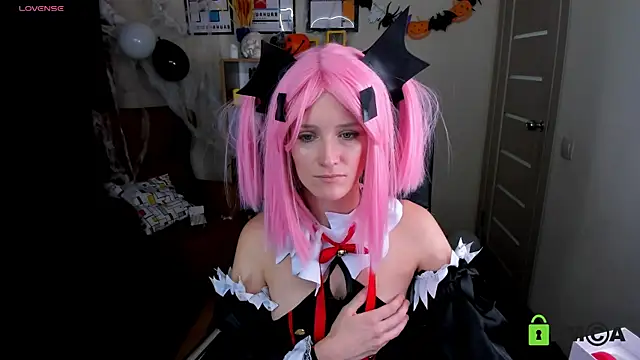 FrancescaCollins online show from October 31, 2025, 5:09 pm