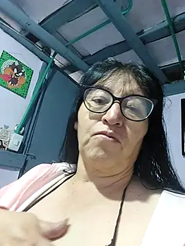 Snapshot of clarita_01 chatting on November 27, 2025, 12:49 pm clarita 01 online show from November 27, 2025, 12:49 pm