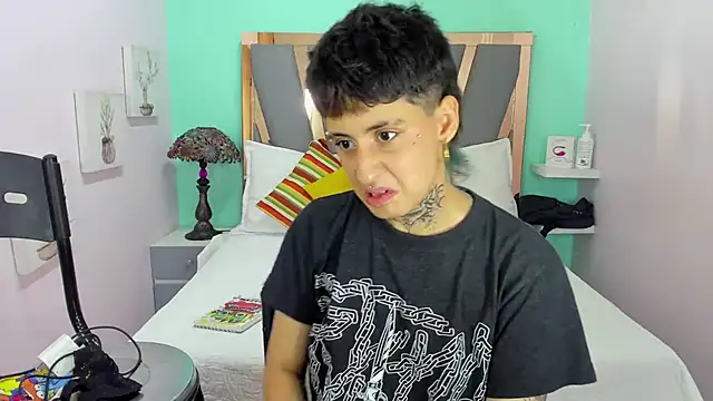 Snapshot of Ethan_lennox chatting on December 17, 2025, 7:52 pm Ethan lennox online show from December 17, 2025, 7:52 pm