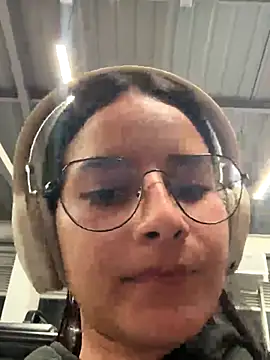  vaness online show from November 25, 2025, 6:25 am