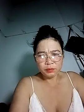 Snapshot of Sexy-asslove90 chatting on September 30, 2025, 8:37 pm Sexy-asslove90 online show from September 30, 2025, 8:37 pm