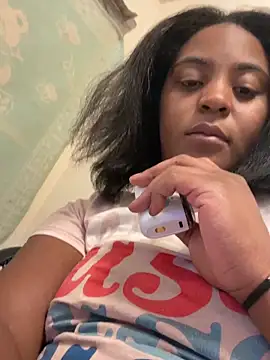 Snapshot of prettlovely14 chatting on October 11, 2025, 6:25 am prettlovely14 online show from October 11, 2025, 6:25 am