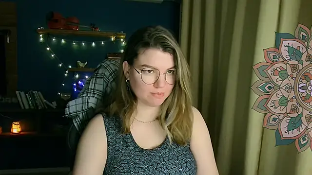 Snapshot of VioletteWay chatting on November 16, 2025, 5:06 pm VioletteWay online show from November 16, 2025, 5:06 pm