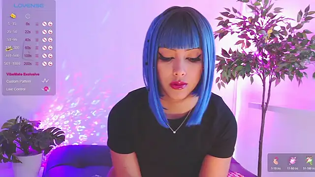 catalina  lovers online show from November 12, 2025, 7:29 pm