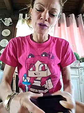 vampvanna23 online show from July 14, 2026, 7:46 am