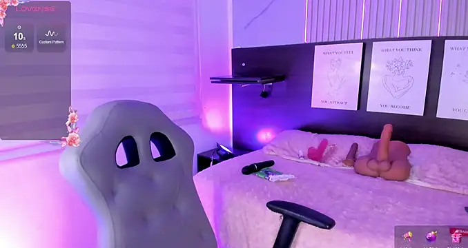 Snapshot of Violet_spencer chatting on November 19, 2025, 9:48 pm Violet spencer online show from November 19, 2025, 9:48 pm