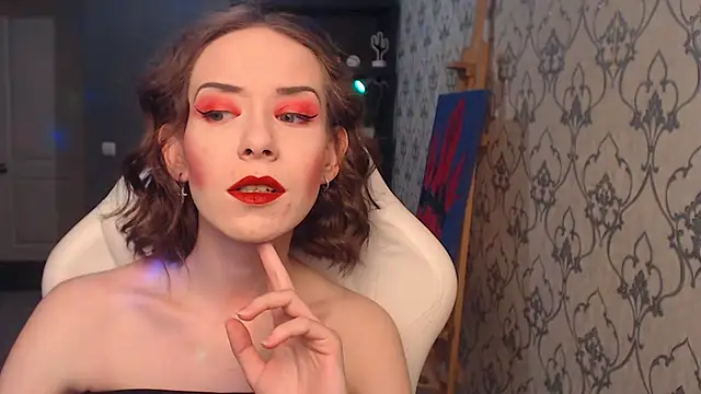Snapshot of FascinatingEyess chatting on May 19, 2026, 7:32 pm FascinatingEyess online show from May 19, 2026, 7:32 pm