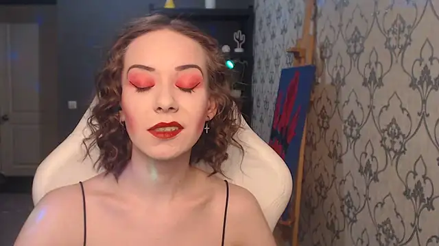 Snapshot of FascinatingEyess chatting on June 21, 2026, 7:52 pm FascinatingEyess online show from June 21, 2026, 7:52 pm