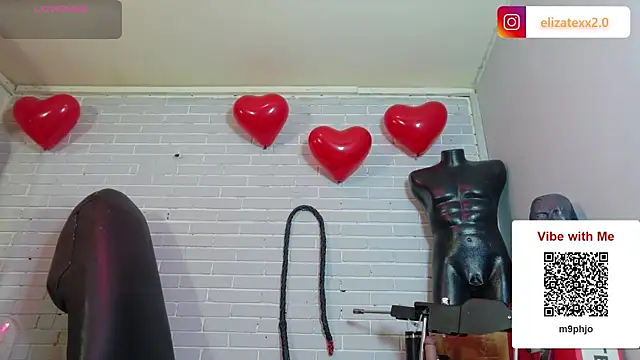 elizatexx online show from February 26, 2026, 8:09 pm