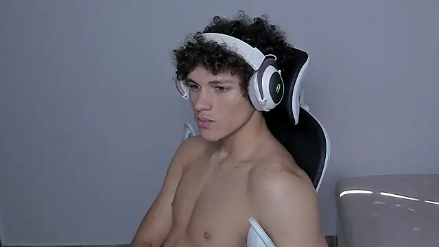 Snapshot of laurent_nova chatting on November 6, 2025, 5:50 pm laurent nova online show from November 6, 2025, 5:50 pm