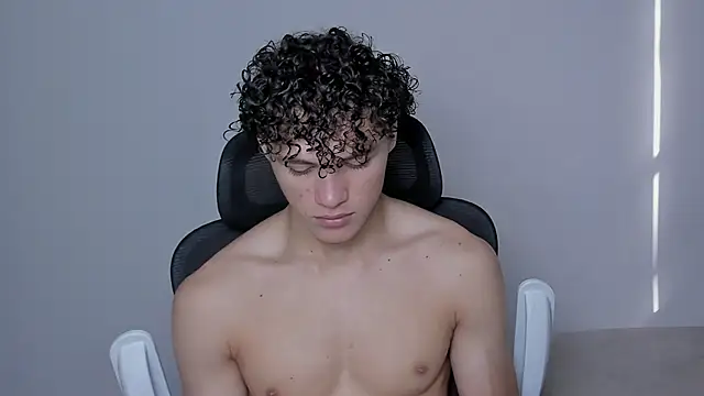 Snapshot of laurent_nova chatting on October 25, 2025, 6:52 pm laurent nova online show from October 25, 2025, 6:52 pm