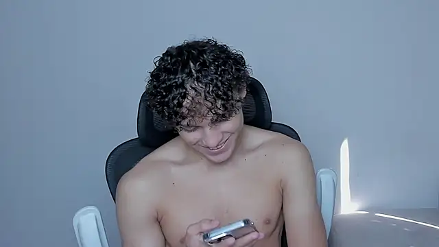 Snapshot of laurent_nova chatting on October 27, 2025, 6:09 pm laurent nova online show from October 27, 2025, 6:09 pm