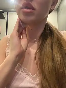 Jullia Carter online show from April 9, 2026, 6:19 am