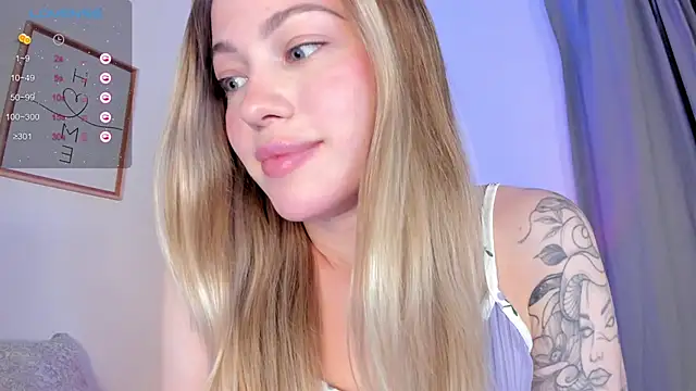 Snapshot of damn_cutie chatting on March 1, 2026, 2:06 pm damn cutie online show from March 1, 2026, 2:06 pm