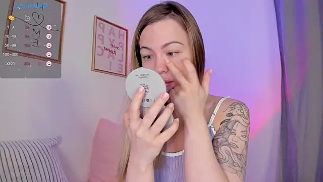 Snapshot of damn_cutie chatting on January 10, 2026, 5:14 am damn cutie online show from January 10, 2026, 5:14 am