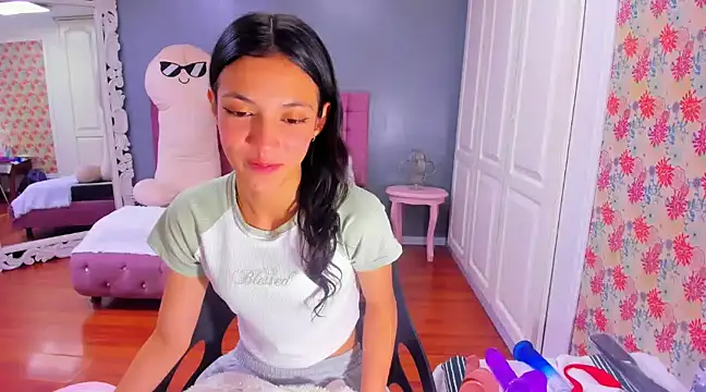 Snapshot of Iris_Stone_ chatting on January 21, 2025, 1:43 pm Iris Stone online show from January 21, 2025, 1:43 pm