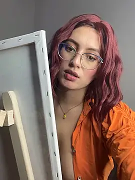 Snapshot of VioletPearson chatting on December 15, 2025, 2:45 pm VioletPearson online show from December 15, 2025, 2:45 pm