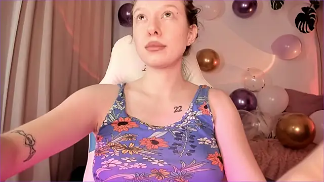 Viktoria Oliverr online show from October 28, 2025, 5:29 am