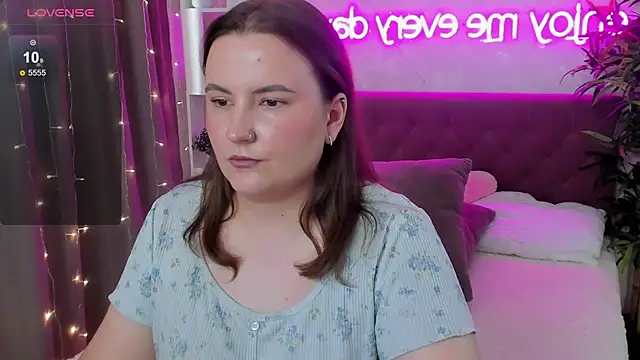 FeralPeach online show from June 13, 2026, 8:23 am