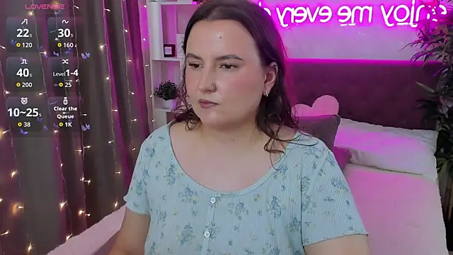 FeralPeach online show from July 14, 2026, 7:13 am