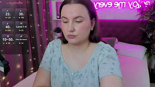 FeralPeach online show from May 27, 2026, 5:37 am