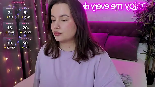 FeralPeach online show from April 3, 2026, 5:25 am