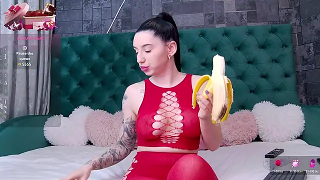 BrianaBratty online show from November 19, 2025, 5:51 am