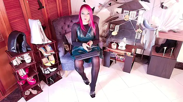 Snapshot of missmabelle chatting on October 31, 2025, 5:42 pm missmabelle online show from October 31, 2025, 5:42 pm