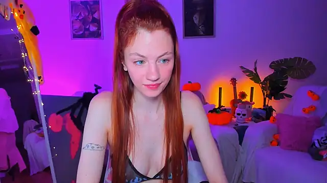 Snapshot of Alyssa_Smitt chatting on November 3, 2025, 12:27 am Alyssa Smitt online show from November 3, 2025, 12:27 am