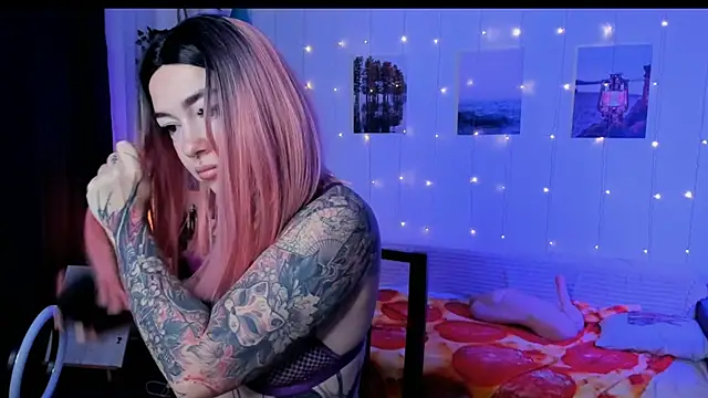 Snapshot of Magic_Allie chatting on November 25, 2025, 6:36 am Magic Allie online show from November 25, 2025, 6:36 am