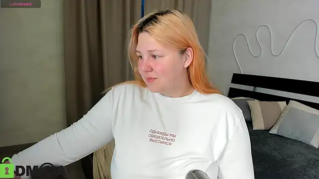 Snapshot of Ruth_Oliver chatting on October 27, 2025, 1:06 am Ruth Oliver online show from October 27, 2025, 1:06 am