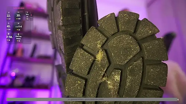 MissKorah online show from April 19, 2026, 12:44 am