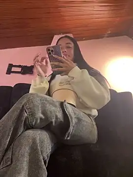 Snapshot of Ady_18 chatting on February 9, 2026, 9:13 pm Ady 18 online show from February 9, 2026, 9:13 pm