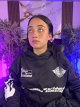 Snapshot of Ady_18 chatting on February 11, 2026, 9:36 pm Ady 18 online show from February 11, 2026, 9:36 pm