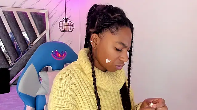 Queen perla  online show from November 12, 2025, 11:36 am