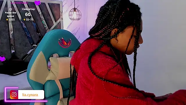 Queen perla  online show from September 21, 2025, 12:10 pm