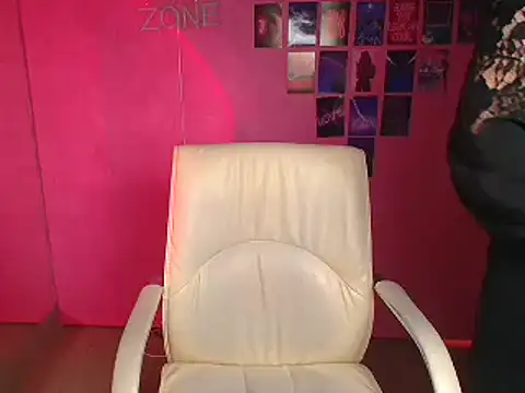 Lissmilf online show from December 4, 2025, 12:59 pm