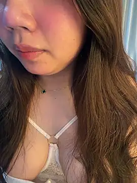 Hotellinh12 online show from April 15, 2026, 4:00 pm