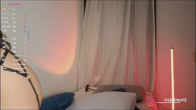 mssjulia online show from October 25, 2025, 1:16 am