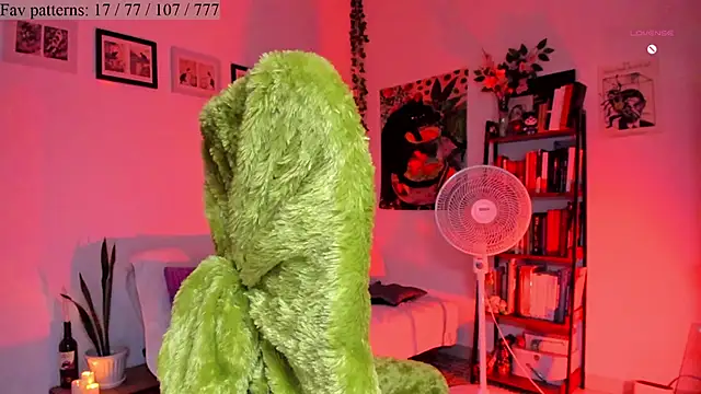 Snapshot of Conlosmichis chatting on October 27, 2025, 10:54 pm Conlosmichis online show from October 27, 2025, 10:54 pm