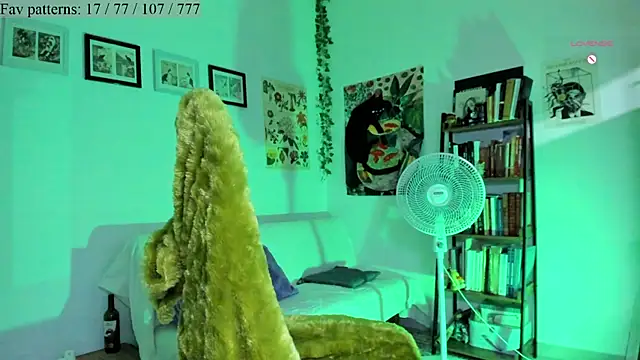 Snapshot of Conlosmichis chatting on October 20, 2025, 11:16 pm Conlosmichis online show from October 20, 2025, 11:16 pm