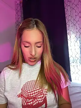 Agnescruzz online show from May 31, 2026, 3:29 pm