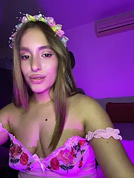 Agnescruzz online show from April 18, 2026, 7:07 pm